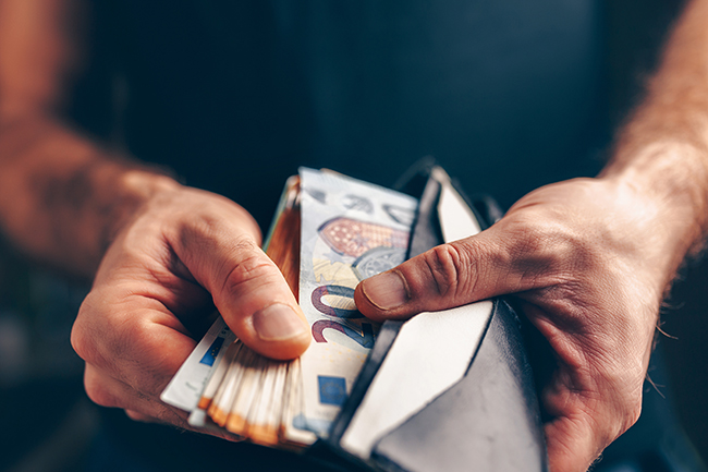 Kabinet trekt ruim € 15 miljard uit om koopkracht te redden